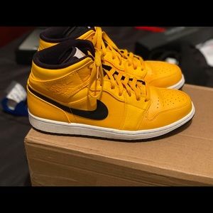 Jordan 1 mid! Good condition